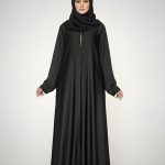 Elegant Black Zipper Abaya – Nursing Friendly | Free Flower